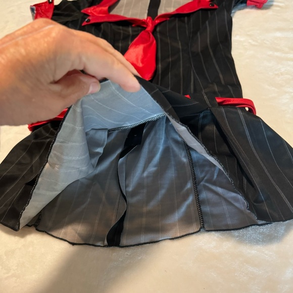 Leg Avenue medium sexy gangster dress costume red black pinstriped cosplay dress - Picture 11 of 11